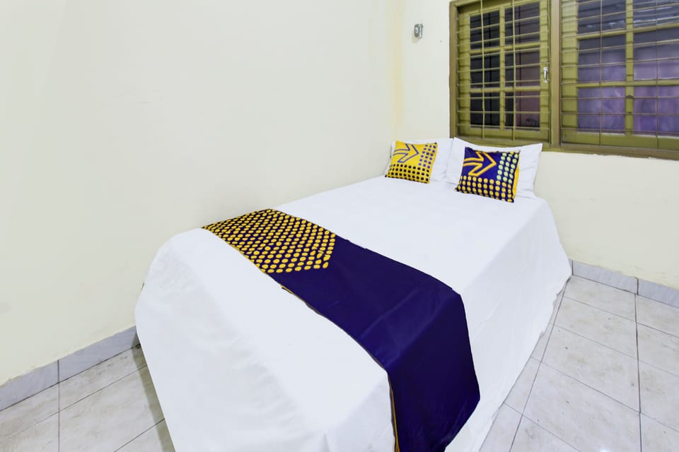 Standard Double Room | Desk, WiFi (free), bed sheets