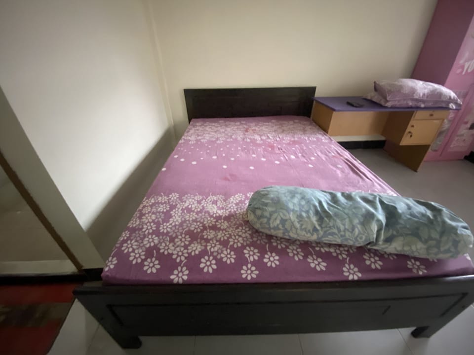 Standard Double Room | Desk, WiFi (free), bed sheets
