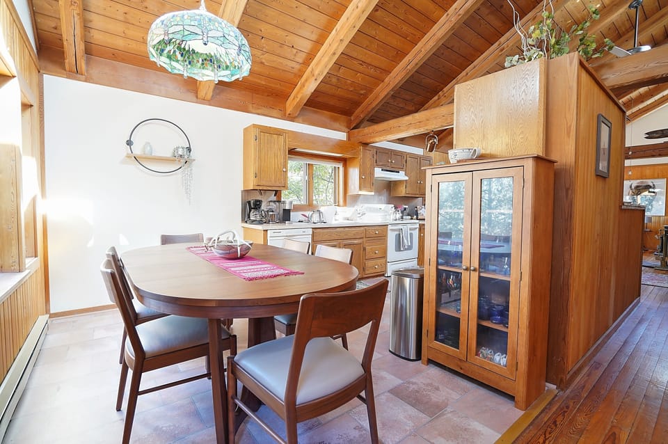 Dining area (Main Floor) 