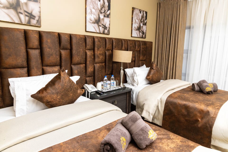 Executive Double or Twin Room | Premium bedding, down comforters, desk, laptop workspace