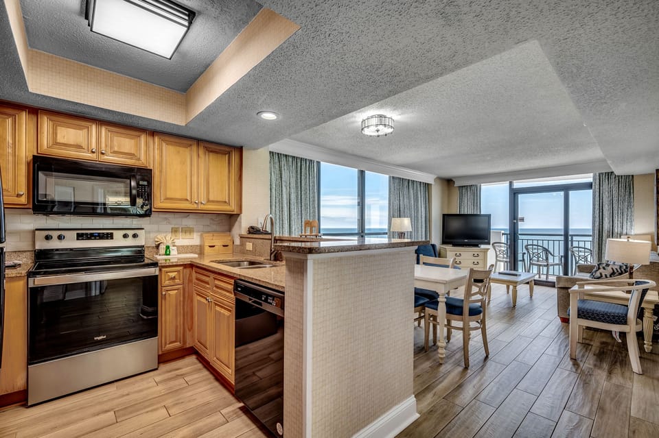 Full kitchen