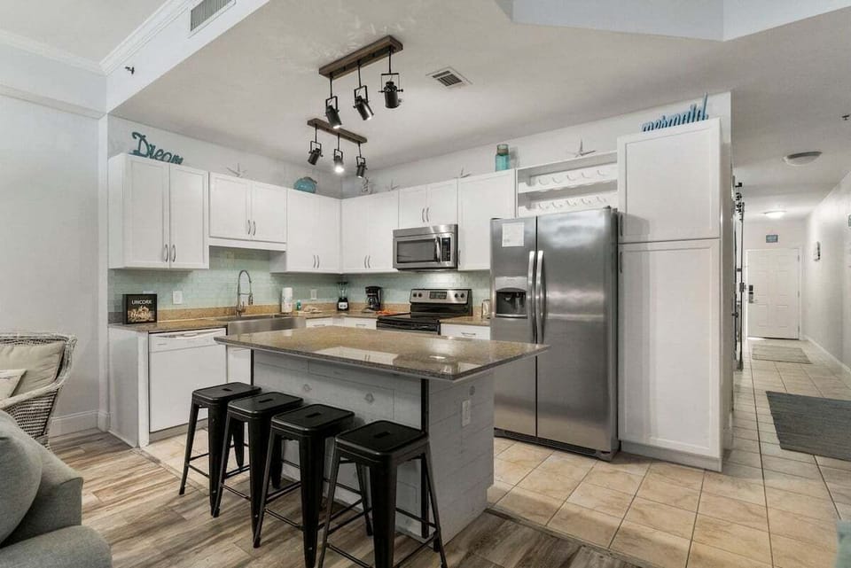 13-web-or-mls-9860-s-thomas-dr-2113