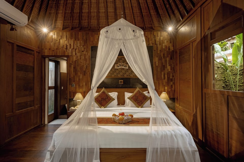 Superior Suite | In-room safe, desk, soundproofing, rollaway beds