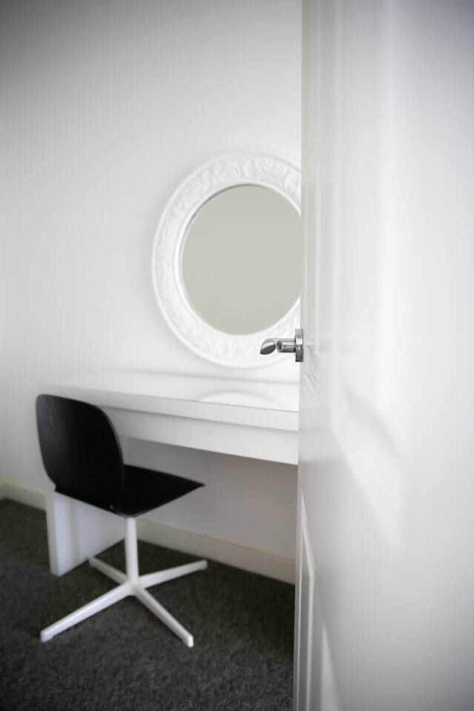 Make up desk to help you look fabulous before heading out.