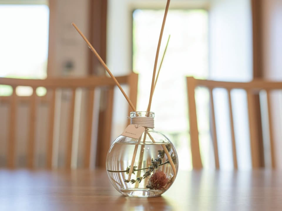 ・[Dining] Each piece of furniture has a unique design.
