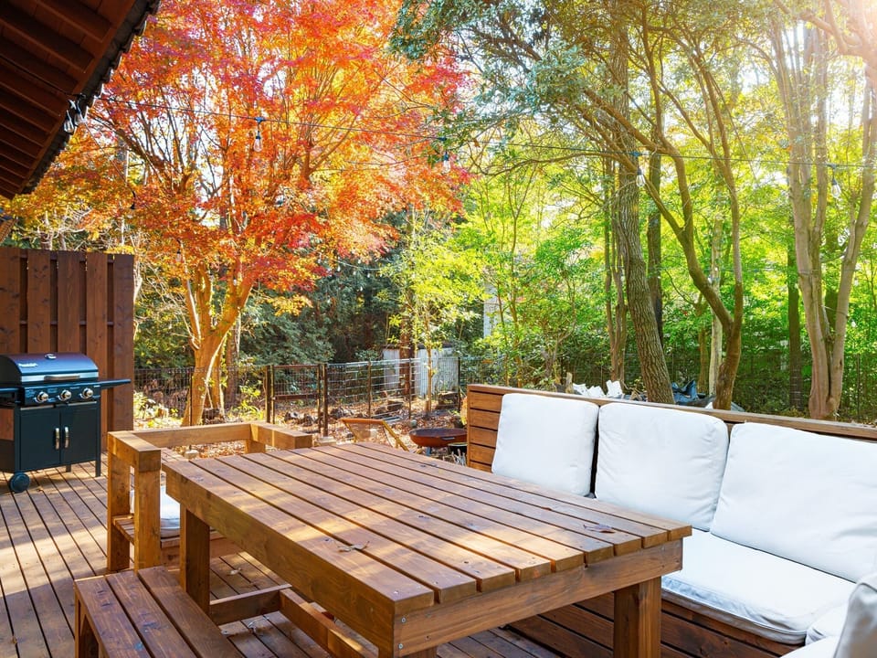 ・[Terrace] A large sofa is installed on the terrace. Even large groups can enjoy meals on the terrace.
