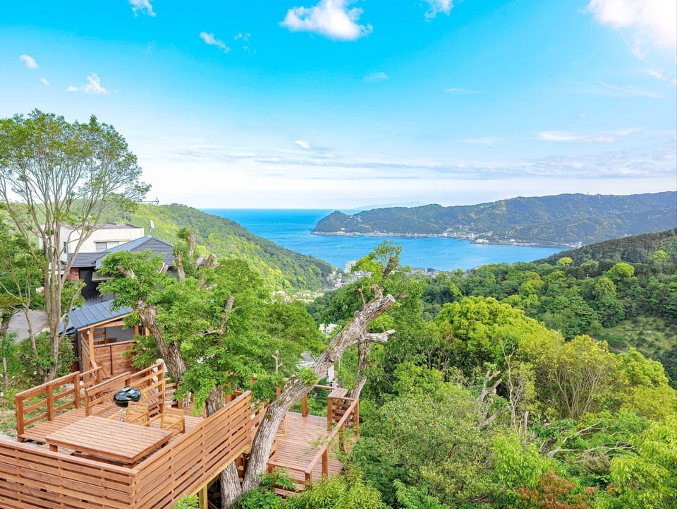 ・[Tree House Garden Terrace] You can overlook the beautiful sea of Atami