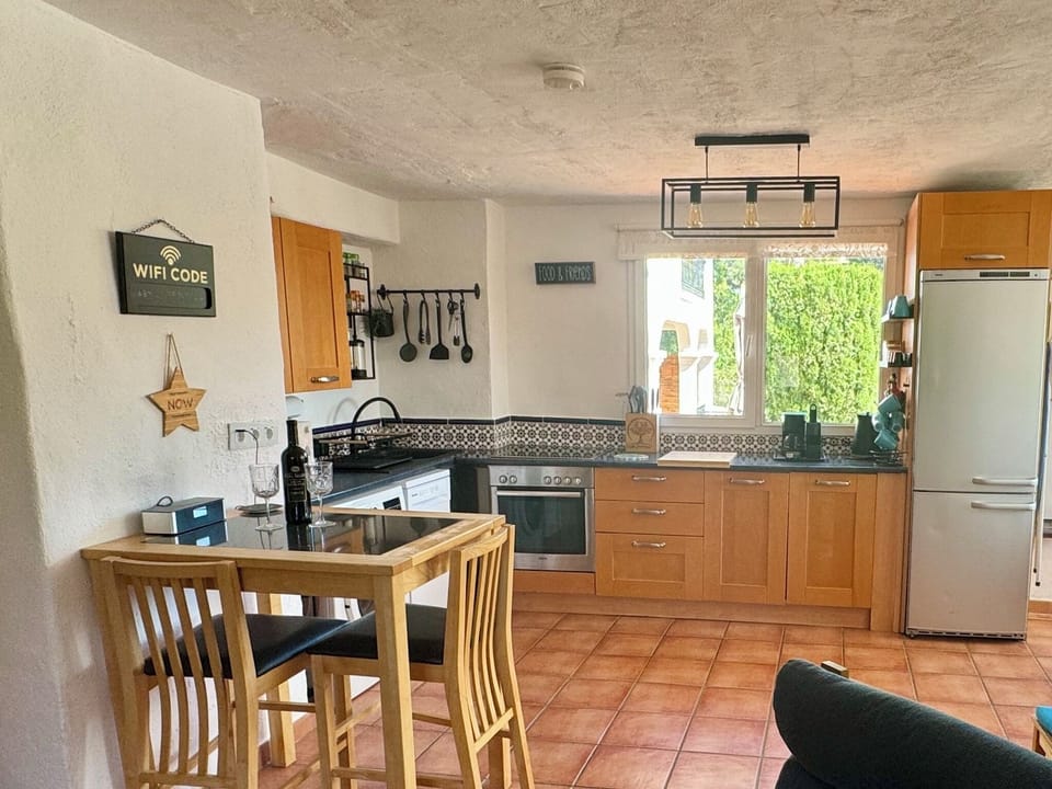 Kitchen - Dishwasher, Washing Machine, Hob, Oven, Fridge/Freezer etc