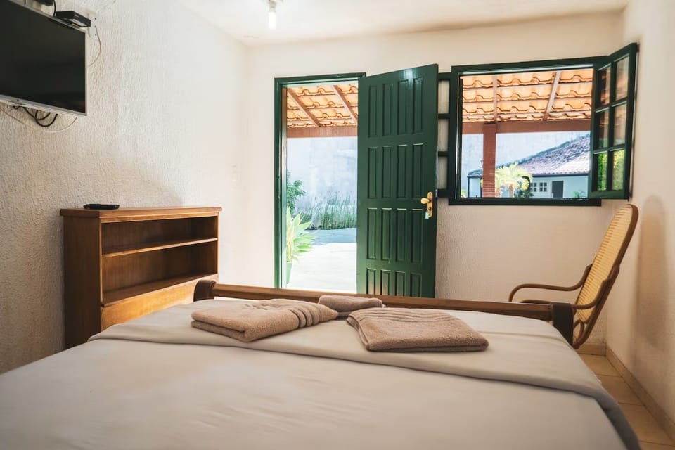 Premium Room | Minibar, bed sheets