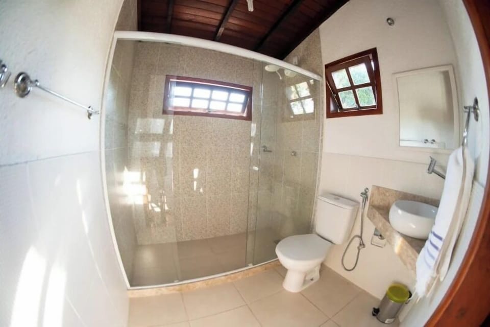 Premium Room | Bathroom | Shower, rainfall showerhead, towels, toilet paper