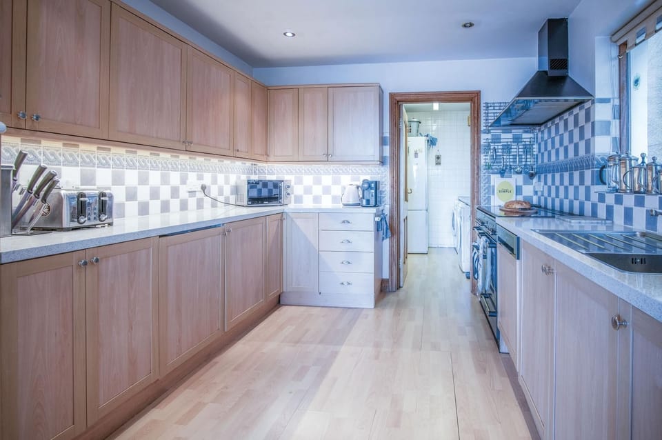 Beachways - 5 Bedroom Holiday Home - Saundersfoot (17536)