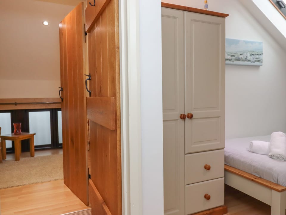 3 bedrooms, individually decorated, individually furnished, free WiFi