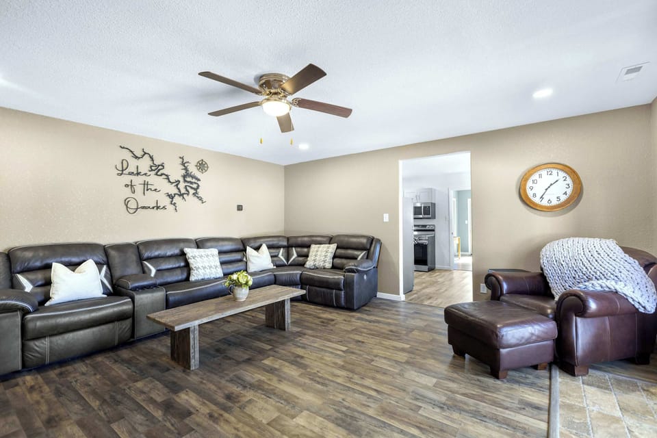 House, Multiple Beds, Hot Tub (White Oak Landing) | Living area | 42-inch flat-screen TV with digital channels, fireplace