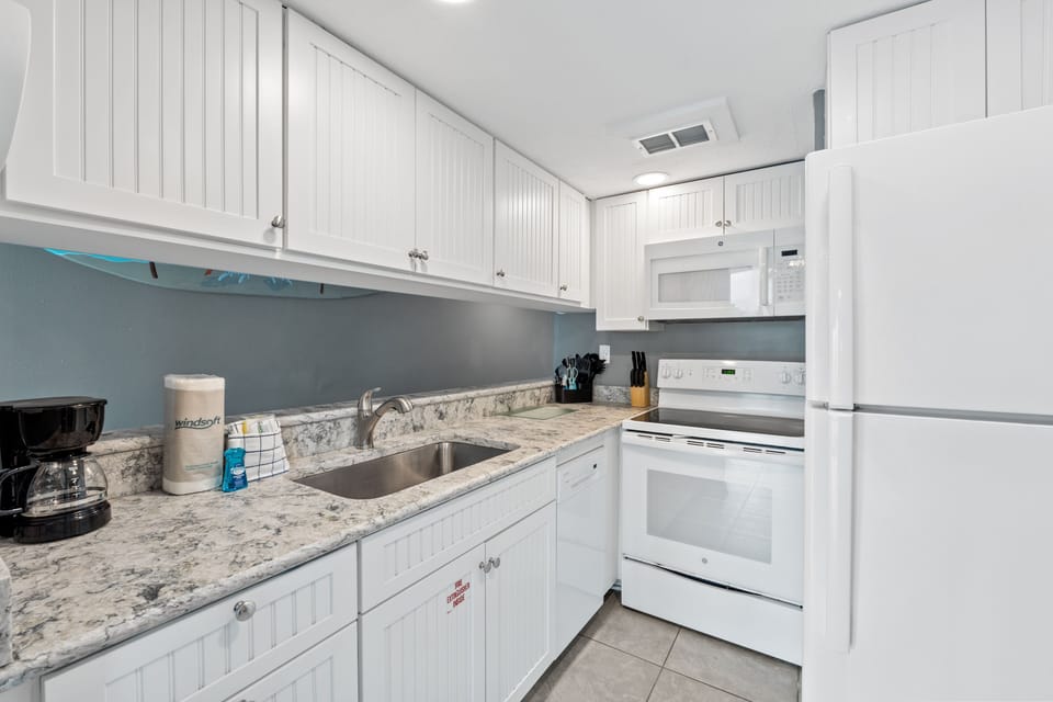 Fully Stocked Kitchen