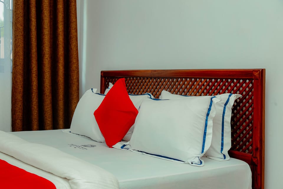 Double Room | Desk, free WiFi, bed sheets
