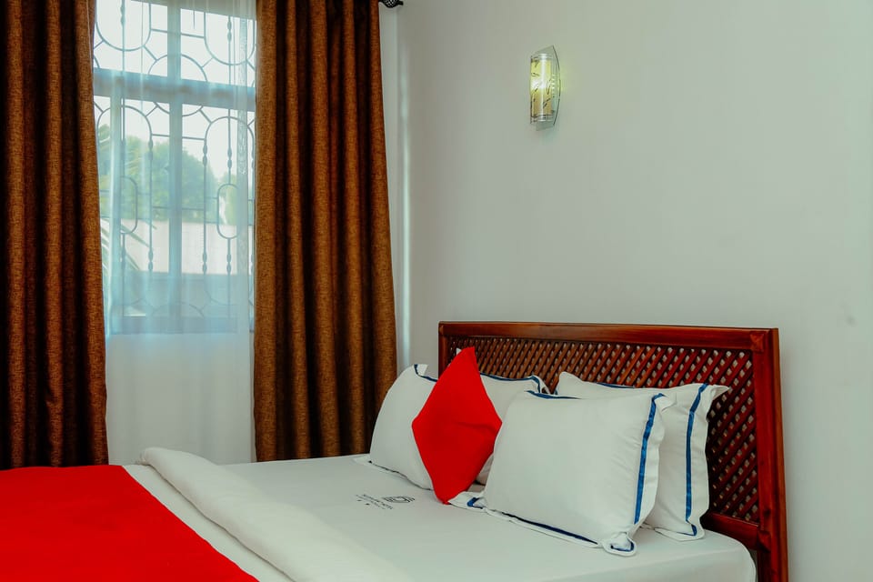 Double Room | Desk, free WiFi, bed sheets