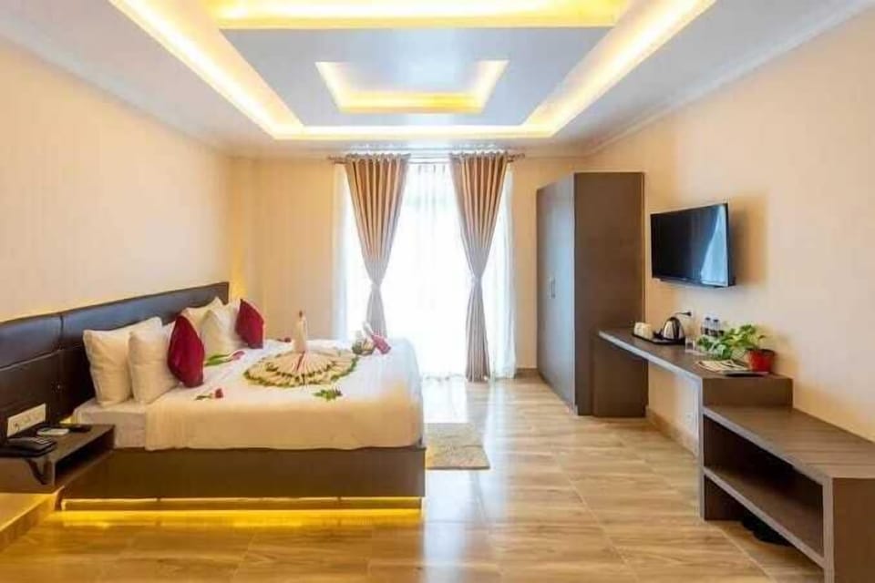 Deluxe Double Room, Multiple Bedrooms | Premium bedding, blackout drapes, free WiFi