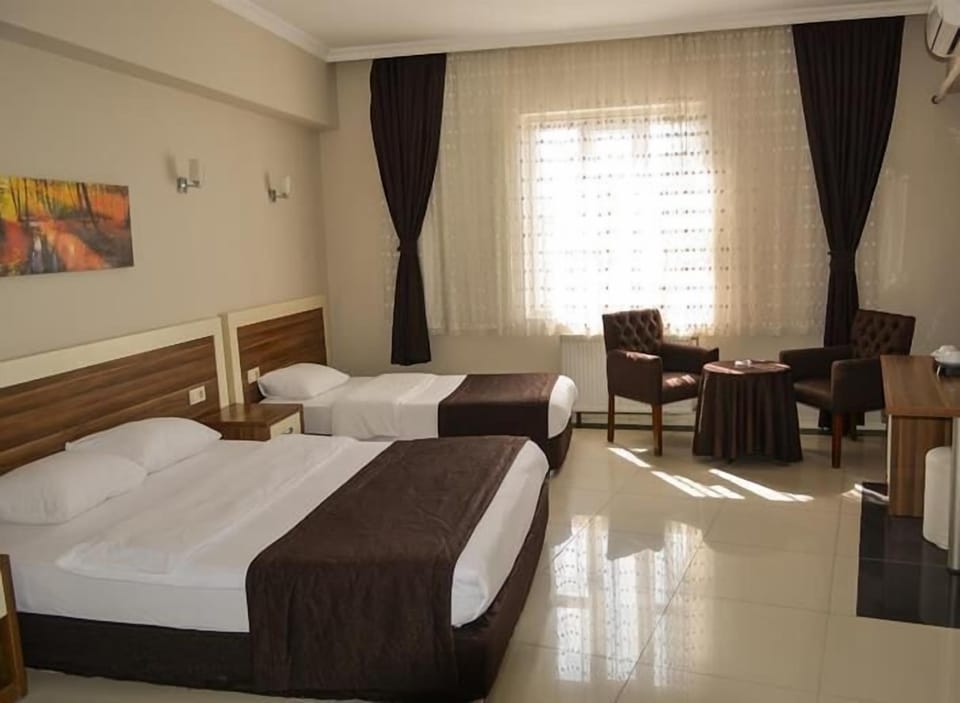 Comfort Double Room, Multiple Beds | Free WiFi