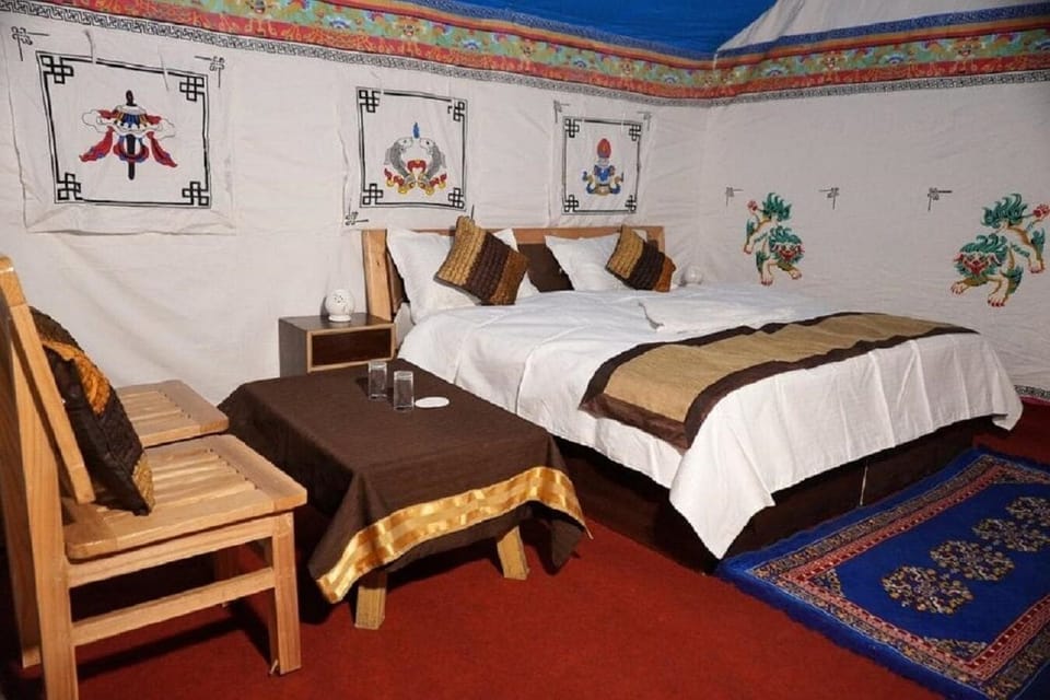 Deluxe Double Room | Living area