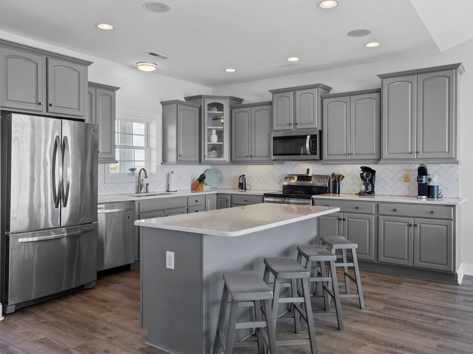 Kitchen - Lots of Space