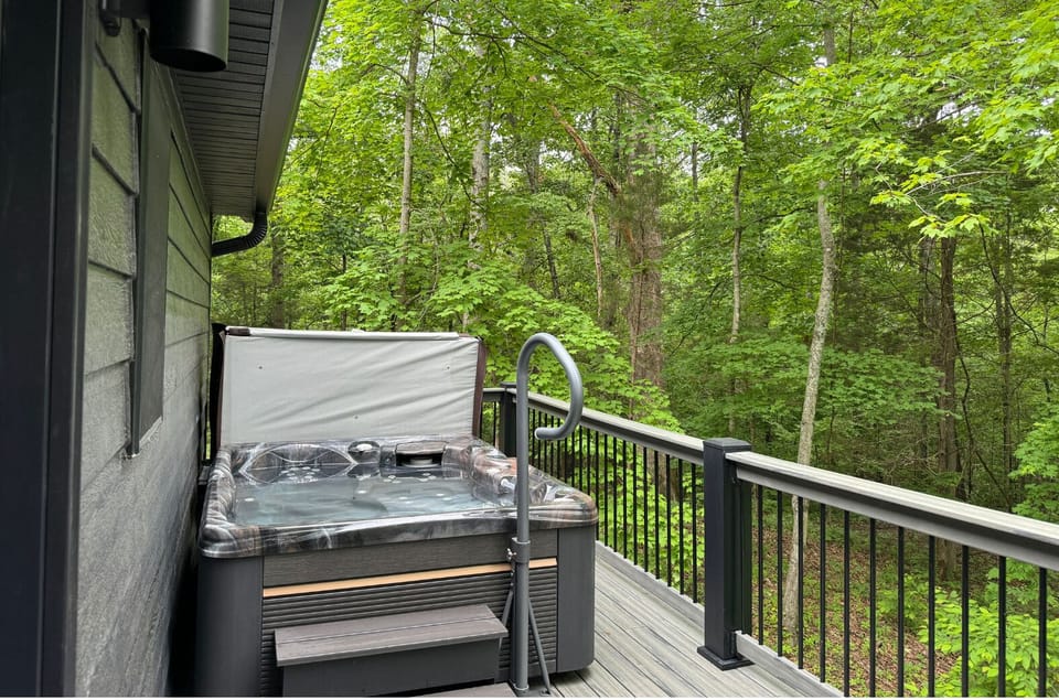 Hot tub on site 
