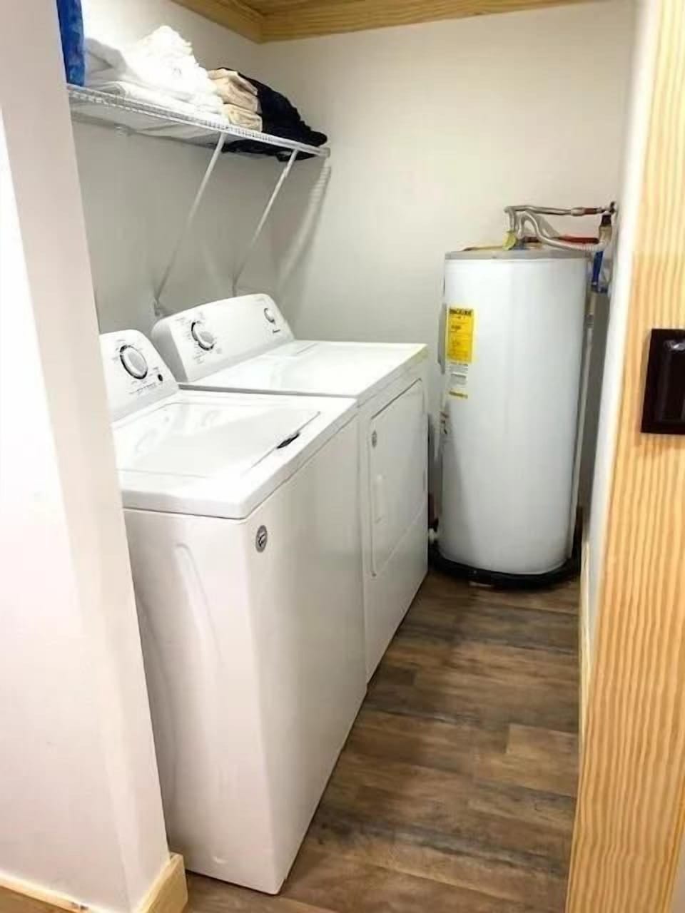 Laundry Room: Enjoy the convenience of in-unit appliances for effortless vacation living!