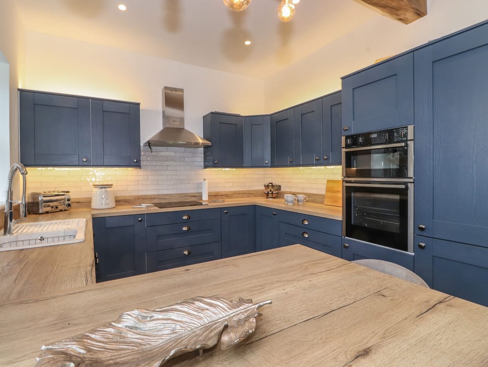 Fridge, dishwasher, electric kettle, toaster