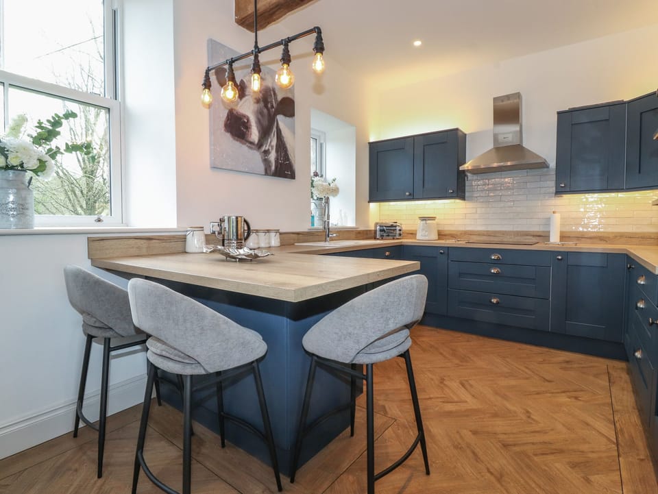 Fridge, dishwasher, electric kettle, toaster