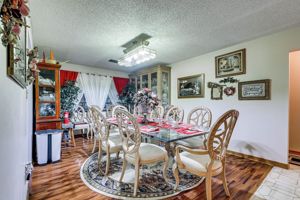 House (4 Bedrooms) | Interior