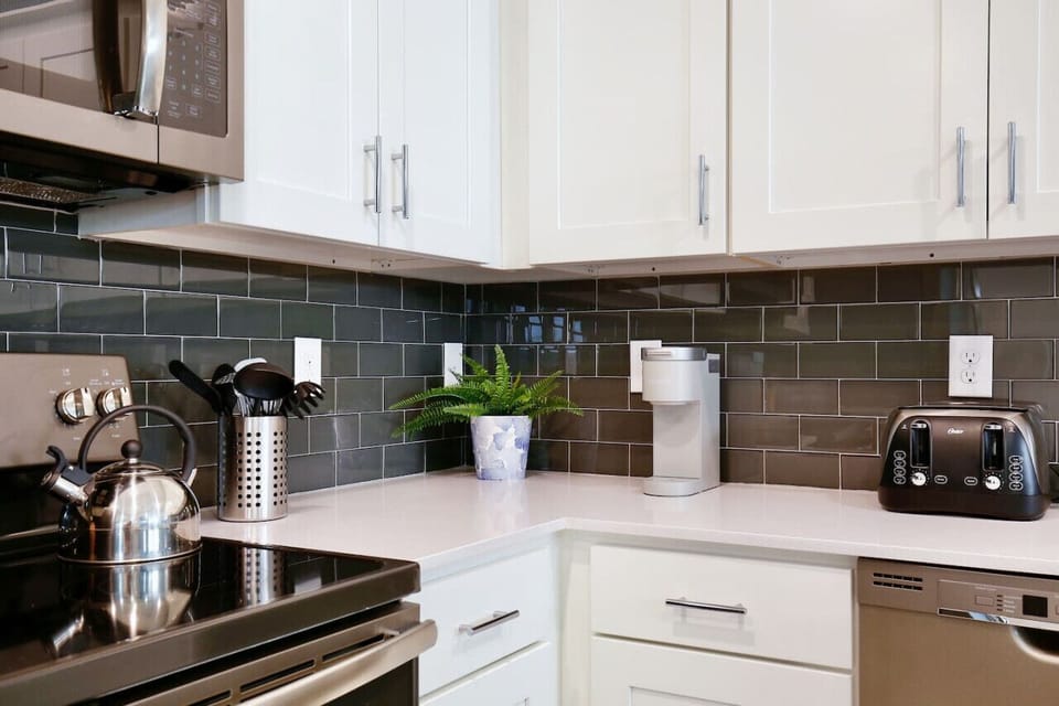 Fully Equipped Kitchen#Disney #Parks #kingdom #springs #StoreyLake #resort #Apartment #Vacation #Rental #waterpark #Kissimmee #Orlando #universal #citywalk