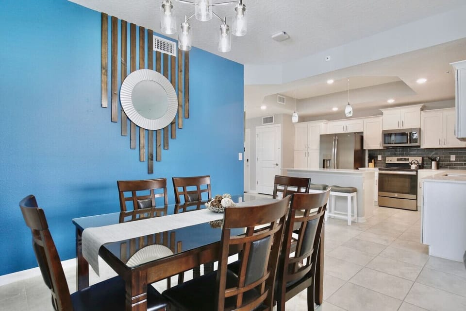 Dining Room#Disney #Parks #kingdom #springs #StoreyLake #resort #Apartment #Vacation #Rental #waterpark #Kissimmee #Orlando #universal #citywalk