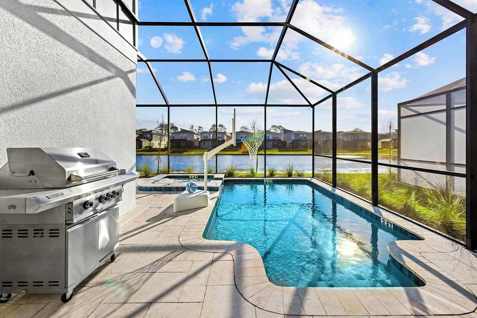 Private Pool & Patio *Highlight*