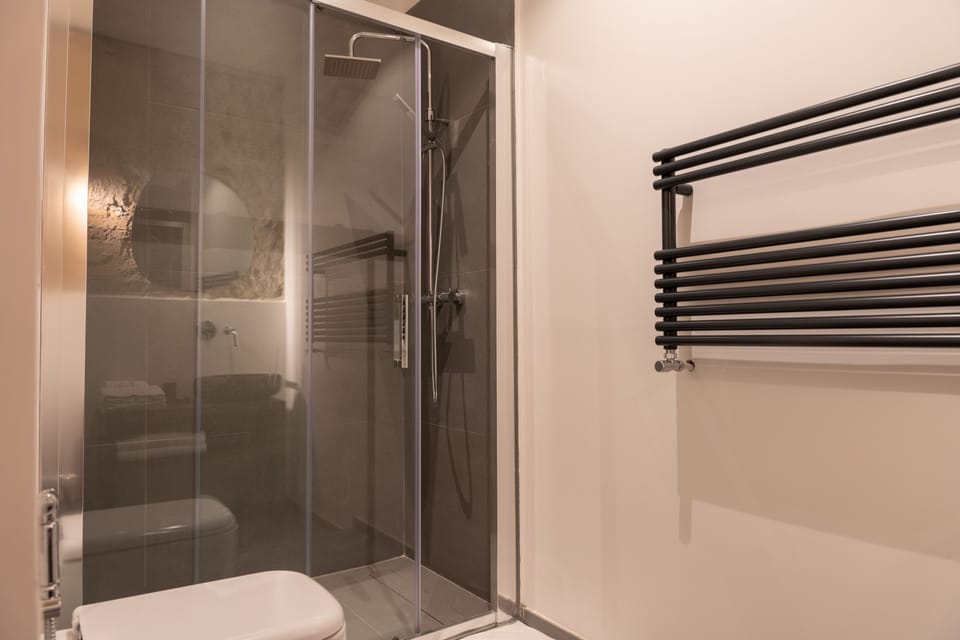 Room Hera | Bathroom | Shower, rainfall showerhead, free toiletries, hair dryer