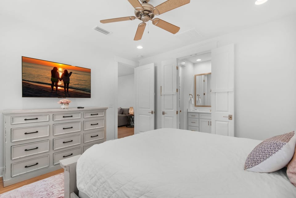 Guest bedroom