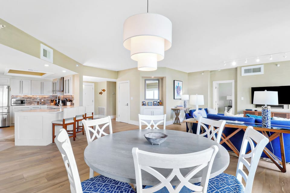 2517 Windsor II | Dining Table - 2517 Windsor II | Dining Table