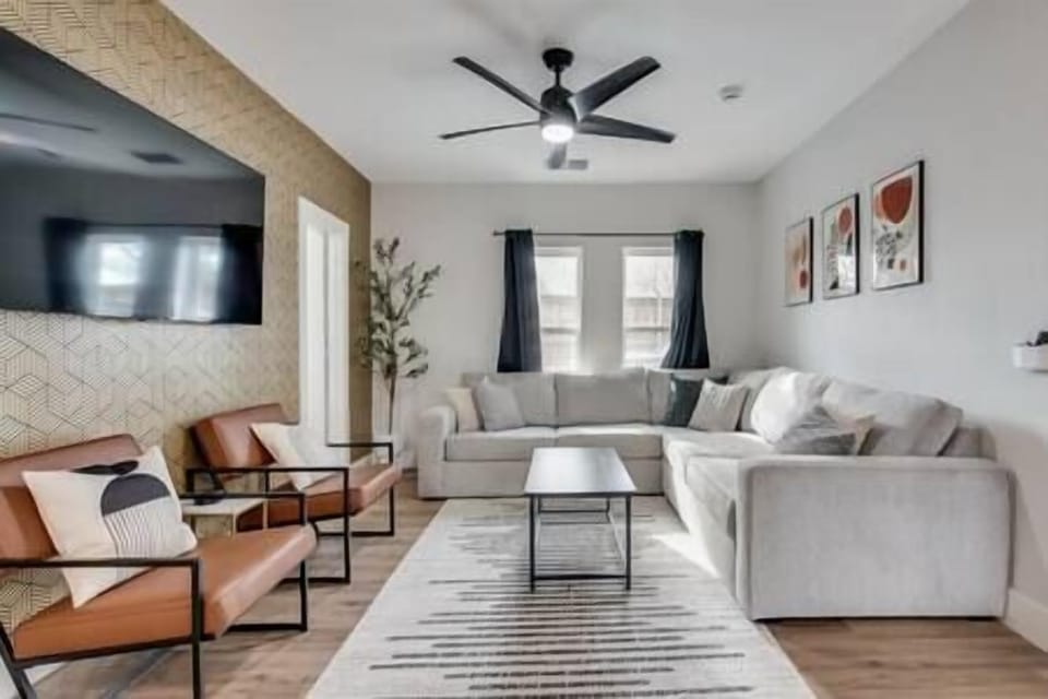 77c8ca49 a645 4722 88a6 2a9c3ea35954