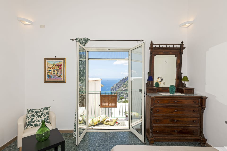 Deluxe Room, Sea View | WiFi (free), individually decorated, individually furnished, bed sheets