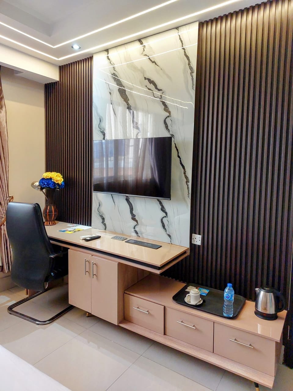 Premium Room | In-room safe, desk, soundproofing, iron/ironing board