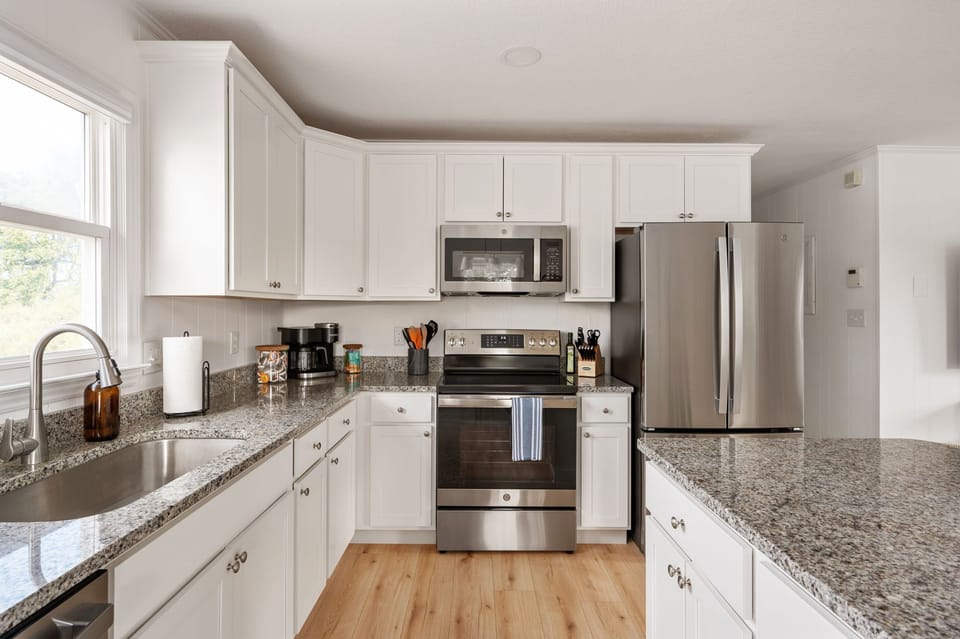 Fully equipped kitchen for entertaining