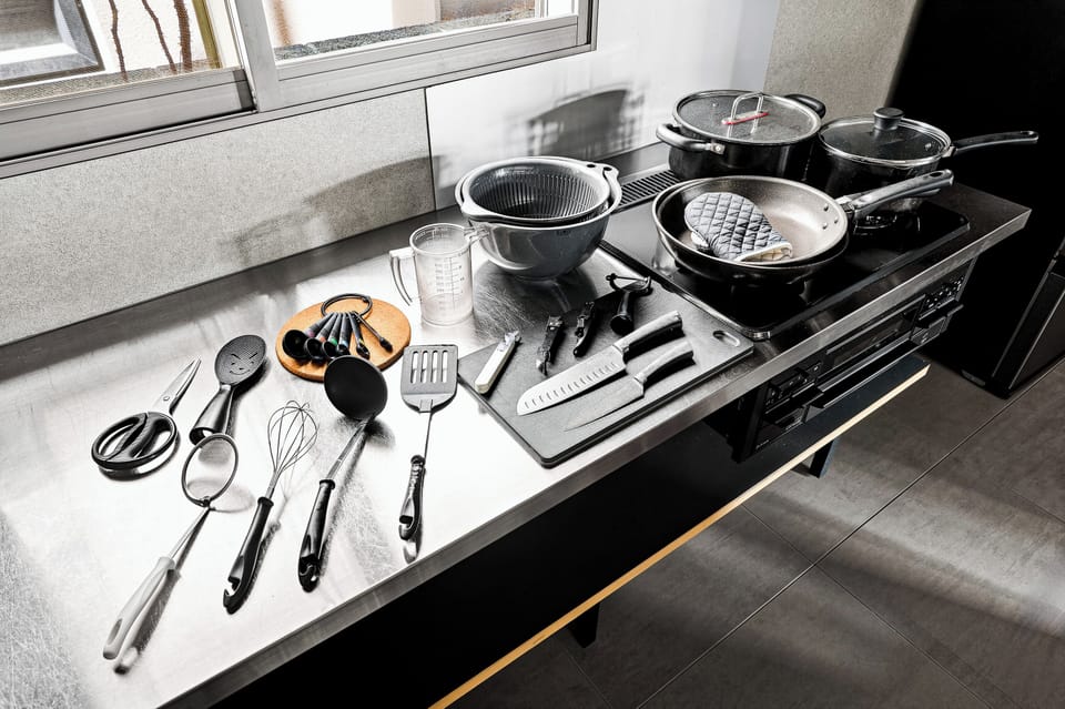 Premium Villa | Private kitchen | Full-size fridge, microwave, oven, stovetop