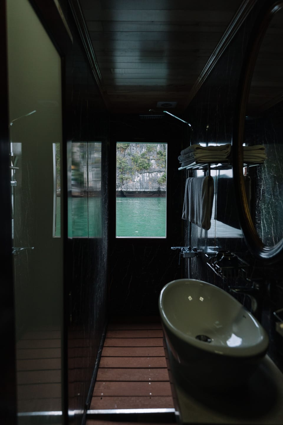 Deluxe Double Room Single Use, Non Smoking | Bathroom | Shower, rainfall showerhead, free toiletries, hair dryer