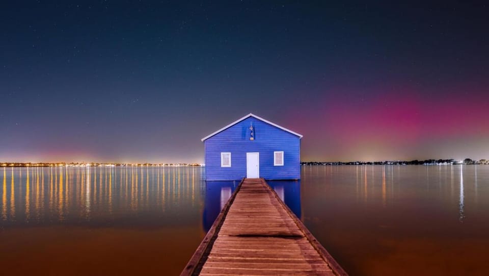 Blue Boat House on the Swan River - only short walk from the apartment