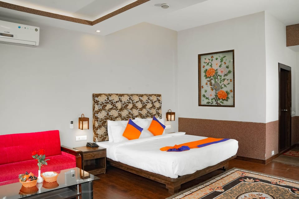Superior Room | 1 bedroom, in-room safe, soundproofing, iron/ironing board (on request)