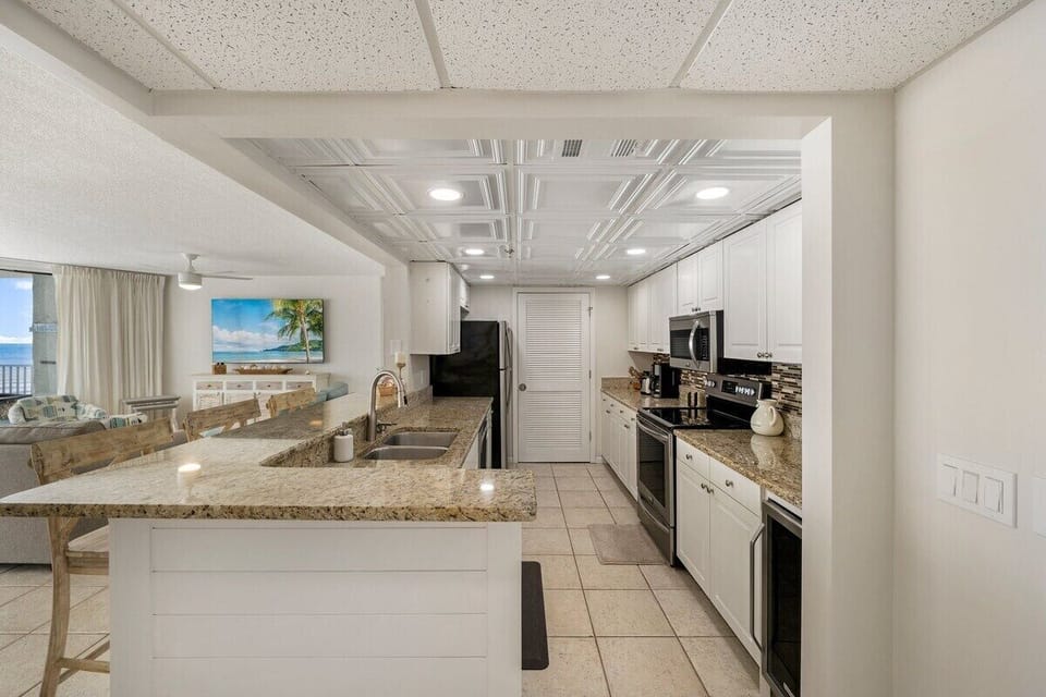Fully applianced kitchen
