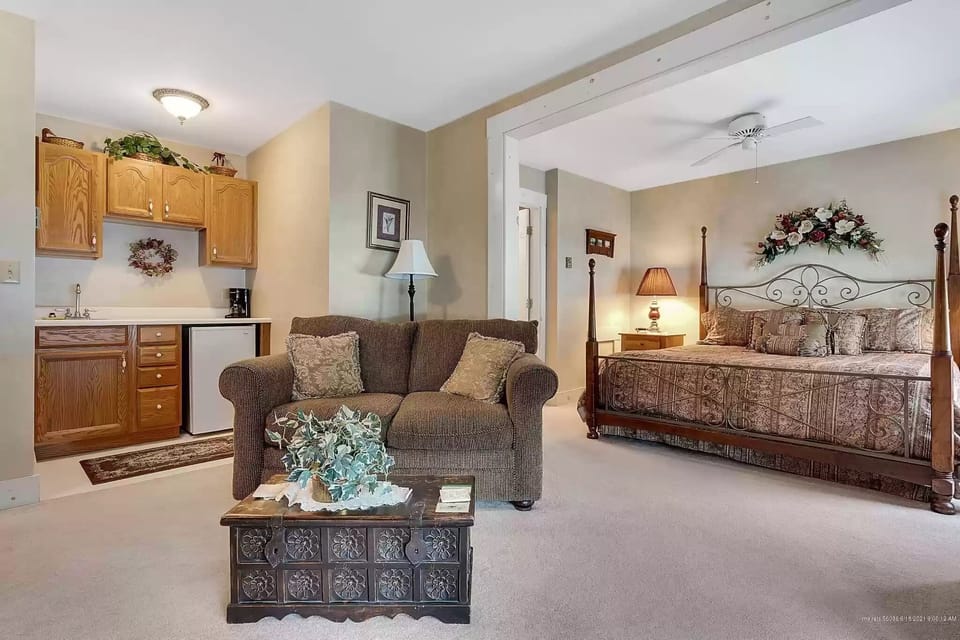 Tolman Suite | Individually decorated, individually furnished, iron/ironing board