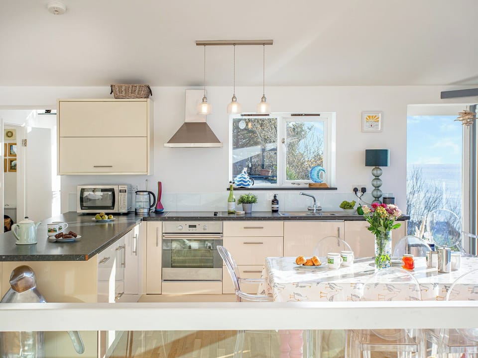 Open plan living space | Lookout, Downderry
