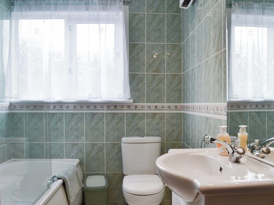 Bathroom | Cedar Cottage, Grantown-on-Spey