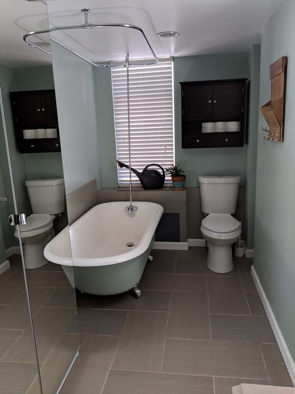 Bathroom 1 - tub and shower combo. There are curtains :-). 