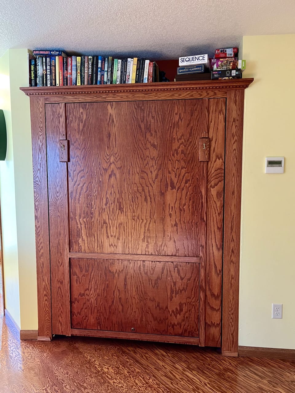 Books, board games and puzzles in the Suite.