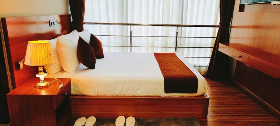 Deluxe Double Room | Premium bedding, Select Comfort beds, laptop workspace, WiFi (free)